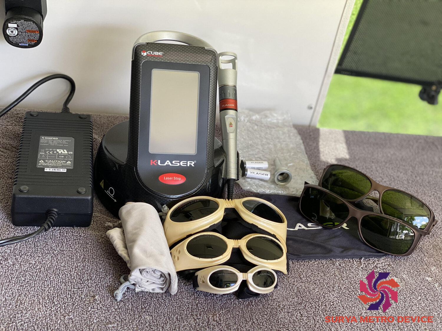 KLaser Cube Performance 30 Veterinary Surya Metro Device