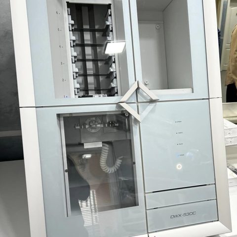 Roland DWX-53DC 5-Axis Dental Dry Milling Device