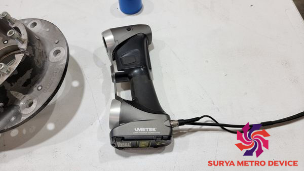 Creaform HandySCAN 700 3D Scanner
